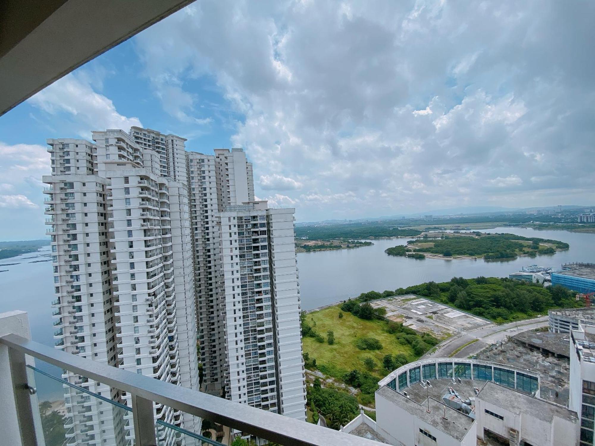 Апартаменты Country Garden Danga Bay By Lions Bay Джохор-Бару Номер фото