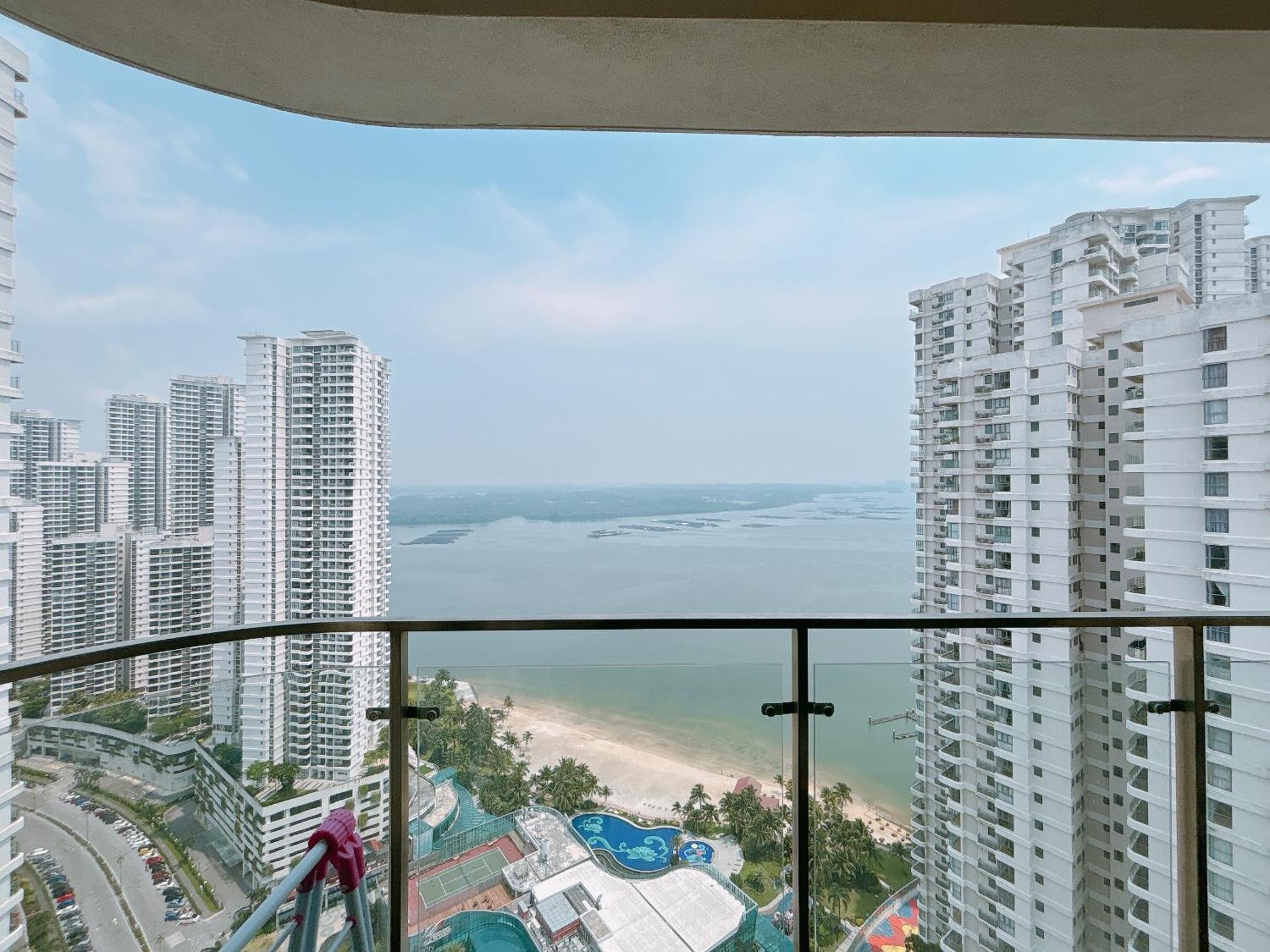 Апартаменты Country Garden Danga Bay By Lions Bay Джохор-Бару Номер фото