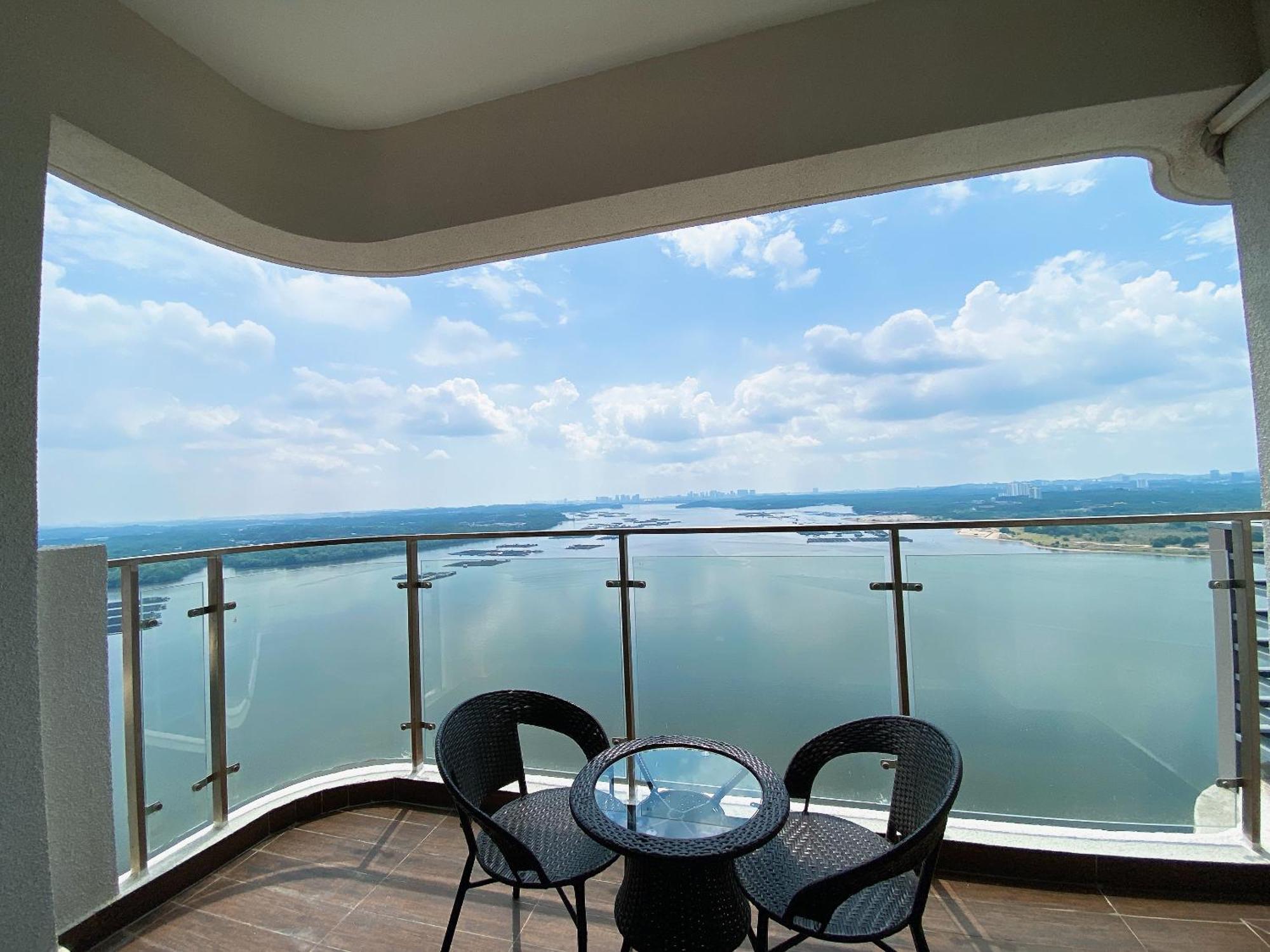 Апартаменты Country Garden Danga Bay By Lions Bay Джохор-Бару Номер фото