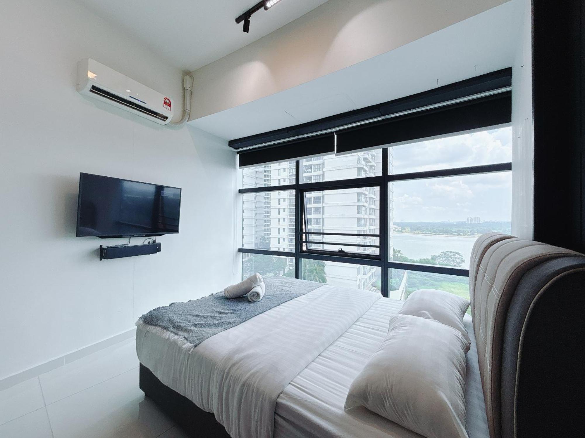 Апартаменты Country Garden Danga Bay By Lions Bay Джохор-Бару Номер фото