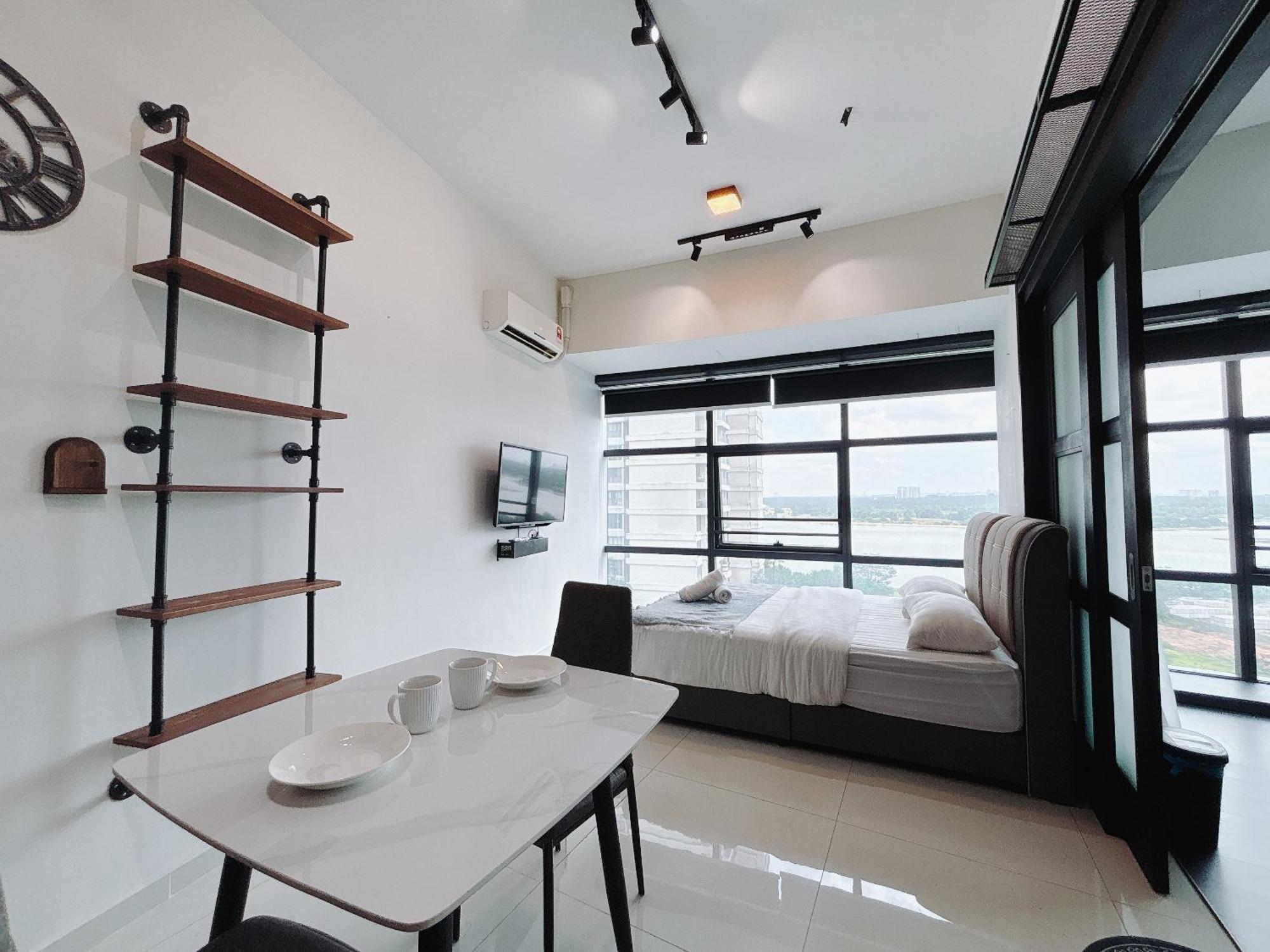 Апартаменты Country Garden Danga Bay By Lions Bay Джохор-Бару Номер фото
